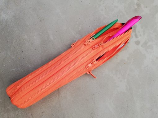Trousse originale en fermetures éclairs orange (toutes fonctionnelles) de 31 cm de long