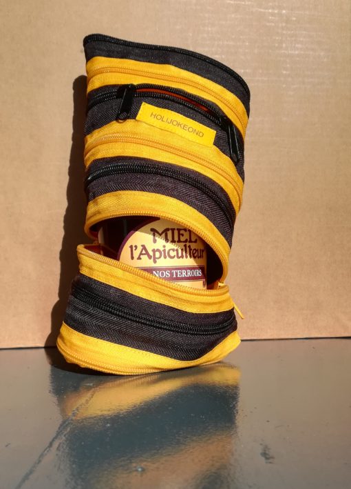Trousse en fermetures, originale, fait main, inspiration "abeille"
